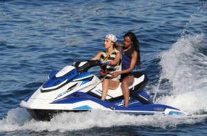 Gigi Hadid, Bella Hadid, Alana Hadid Sexy TheFappeningBlog.com 43.jpg