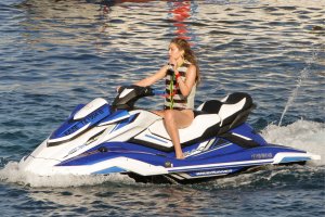 Bella Hadid, Gigi Hadid, Alana Hadid Sexy TheFappeningBlog.com 14.jpg