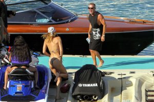 Bella Hadid, Gigi Hadid, Alana Hadid Sexy TheFappeningBlog.com 80.jpg