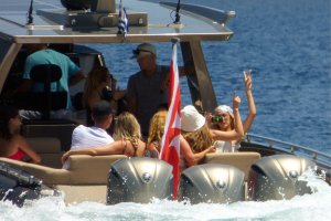 Bella Hadid, Gigi Hadid, Alana Hadid Sexy TheFappeningBlog.com 85.jpg