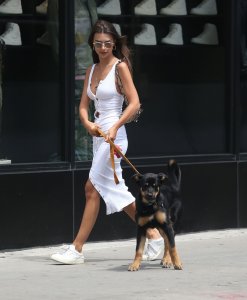 Emily Ratajkowski Sexy TheFappeningBlog.com 12.jpg