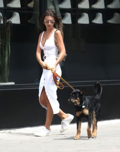 Emily Ratajkowski Sexy TheFappeningBlog.com 47.jpg