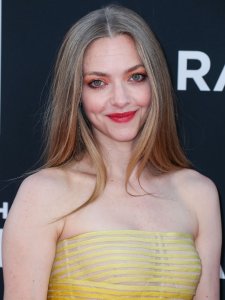 Amanda Seyfried Sexy TheFappeningBlog.com 93.JPG