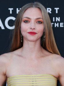 Amanda Seyfried Sexy TheFappeningBlog.com 98.JPG