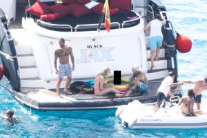 Chiara Ferragni Sexy TheFappeningBlog.com 24.jpg