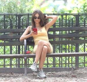 Emily Ratajkowski Sexy TheFappeningBlog.com 34.jpg