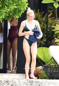 Sophie Turner Sexy TheFappeningBlog.com 74.jpg
