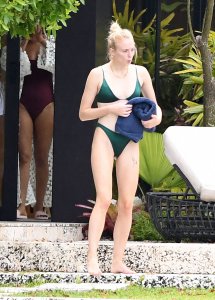 Sophie Turner Sexy TheFappeningBlog.com 77.jpg