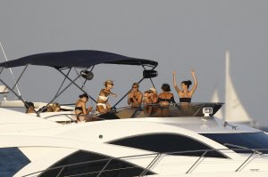 Devon Windsor, Olivia Culpo Sexy TheFappeningBlog.com 3.JPG