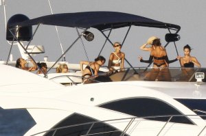 Devon Windsor, Olivia Culpo Sexy TheFappeningBlog.com 12.JPG