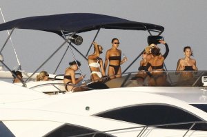 Devon Windsor, Olivia Culpo Sexy TheFappeningBlog.com 13.JPG