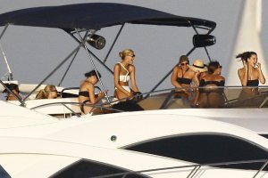 Devon Windsor, Olivia Culpo Sexy TheFappeningBlog.com 14.JPG