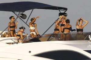 Devon Windsor, Olivia Culpo Sexy TheFappeningBlog.com 18.JPG