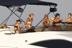 Devon Windsor, Olivia Culpo Sexy TheFappeningBlog.com 20.JPG