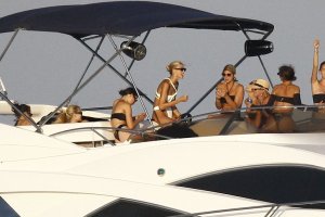 Devon Windsor, Olivia Culpo Sexy TheFappeningBlog.com 23.JPG