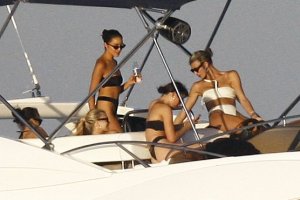 Devon Windsor, Olivia Culpo Sexy TheFappeningBlog.com 33.JPG