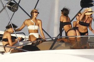 Devon Windsor, Olivia Culpo Sexy TheFappeningBlog.com 35.JPG