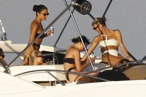 Devon Windsor, Olivia Culpo Sexy TheFappeningBlog.com 38.JPG