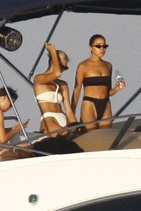 Devon Windsor, Olivia Culpo Sexy TheFappeningBlog.com 48.JPG