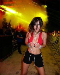 Bella Thorne Sexy Topless TheFappeningBlog.com 13.jpg