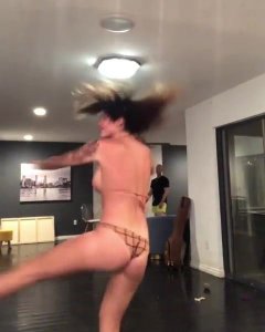 Bella Thorne Sexy Topless TheFappeningBlog.com 28.jpg