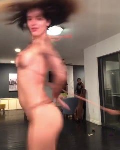 Bella Thorne Sexy Topless TheFappeningBlog.com 36.jpg