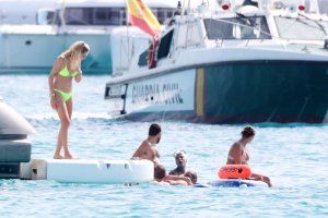 Chiara Ferragni Sexy TheFappeningBlog.com 19.jpg