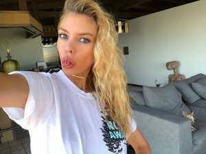 Stella Maxwell Nude & Sexy TheFappeningBlog.com 42.jpg