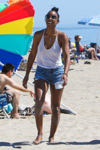 Kelly Rowland Braless 5.jpg