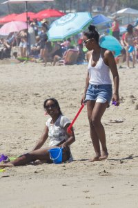 Kelly Rowland Braless 19.jpg