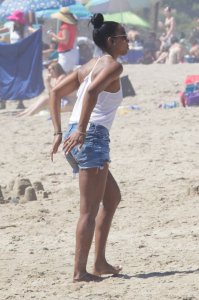 Kelly Rowland Braless 36.jpg