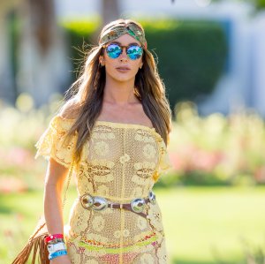 Courtney Sixx Braless 13.jpg