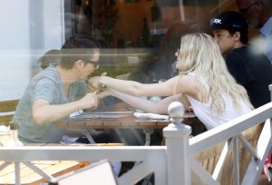 Elle Evans Sexy TheFappeningBlog.com 19.JPG