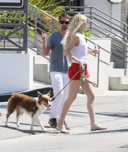 Elle Evans Sexy TheFappeningBlog.com 31.JPG