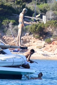 Devon Windsor Sexy TheFappeningBlog.com 35.jpg