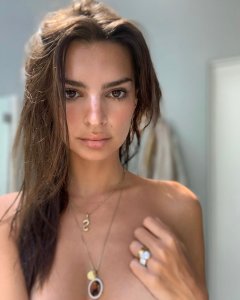 Emily Ratajkowski Sexy & Topless TheFappeningBlog.com 6.jpg
