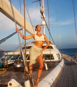 Candice Swanepoel Sexy TheFappeningBlog.com 11.jpg