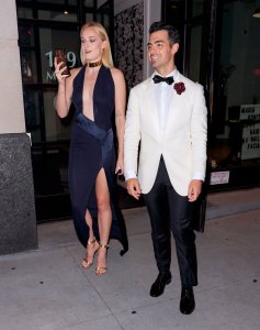 Sophie Turner Braless TheFappeningBlog.com 4.jpg