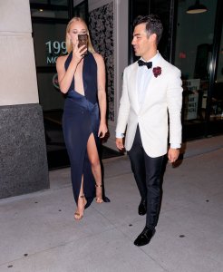 Sophie Turner Braless TheFappeningBlog.com 6.jpg