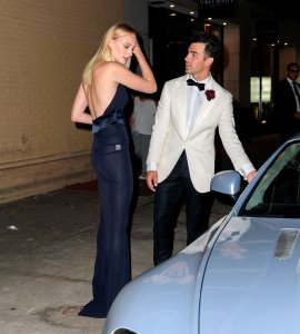 Sophie Turner Braless TheFappeningBlog.com 11.jpg