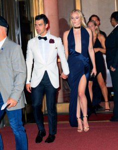 Sophie Turner Braless TheFappeningBlog.com 13.jpg