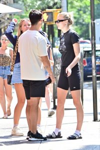 Sophie Turner Sexy TheFappeningBlog.com 5.jpg