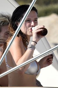 Bella Thorne Sexy TheFappeningBlog.com 61.jpg