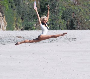 Daisy Lea Sexy 19..jpg