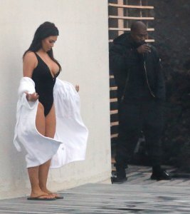 Kim Kardashian Sexy 4.jpg