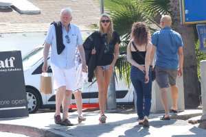 Stella Maxwell Sexy Pussy or Not TheFappeningBlog.com 4.JPG