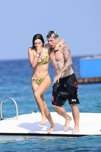 Bella Thorne Sexy TheFappeningBlog.com 54.jpg