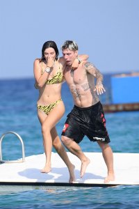 Bella Thorne Sexy TheFappeningBlog.com 55.jpg