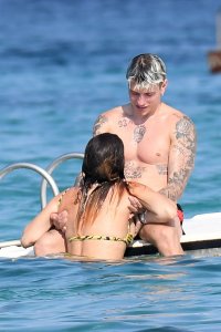 Bella Thorne Sexy TheFappeningBlog.com 76.jpg