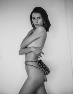 Olivia Oliver Nude TheFappeningBlog.com 10.jpg